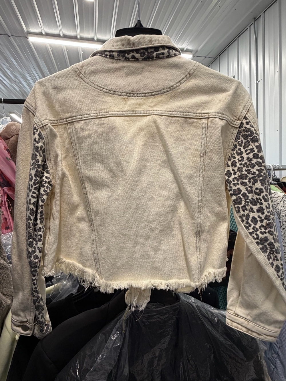 POL Cream Cropped Denim Jacket with Leopard Patches Sz Sm - Picture 6 of 6